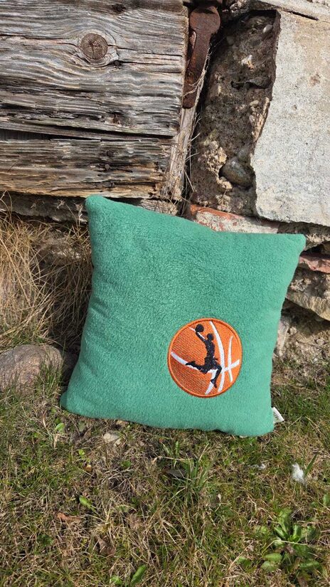 Dekoratīvais spilvens - BASKETBOLISTS